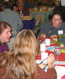 Folks eating at the 2006 fall member meeting