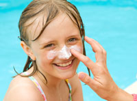 girl sunscreen