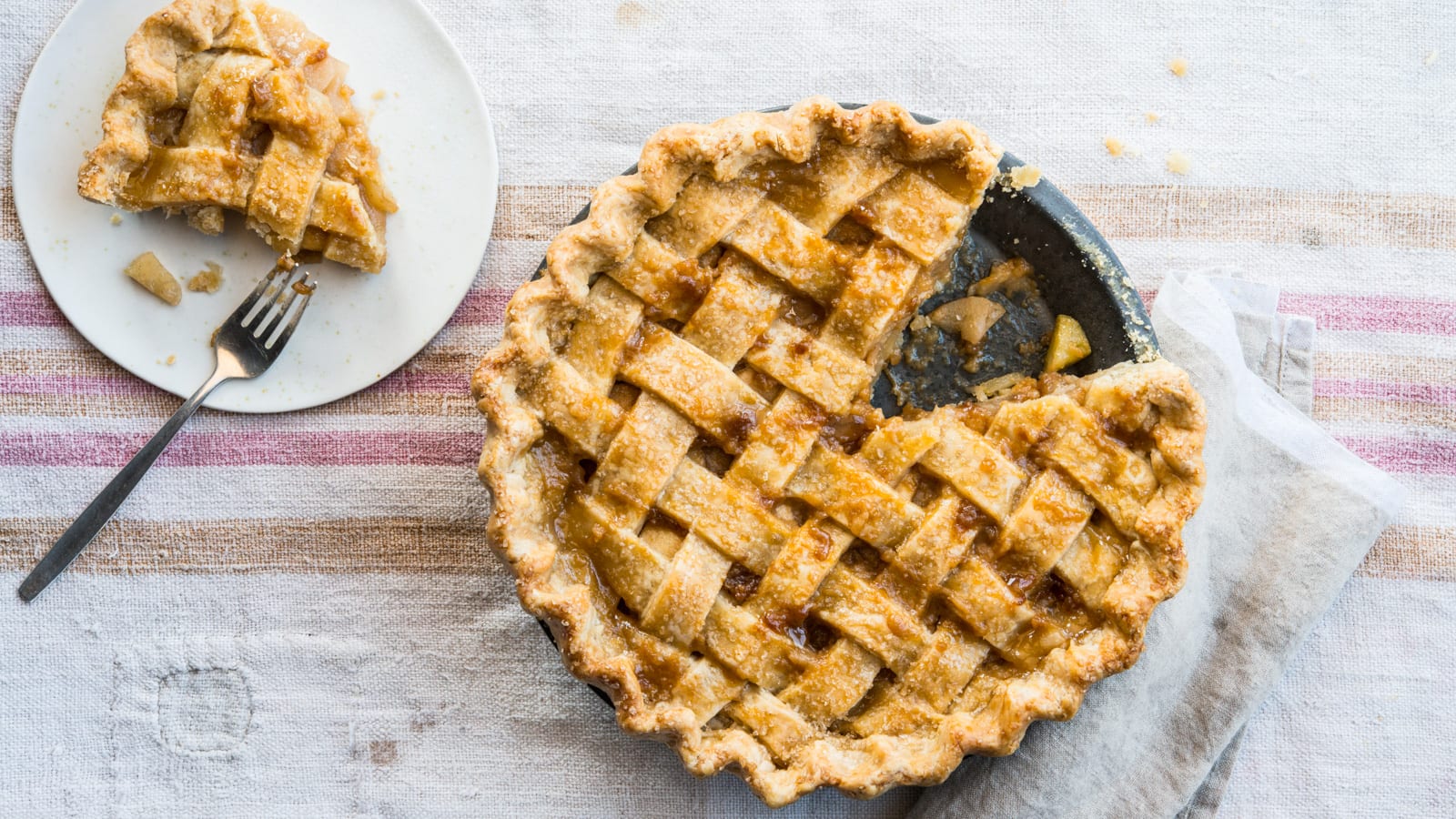 Old-fashioned Brown Sugar and Cinnamon Apple Pie