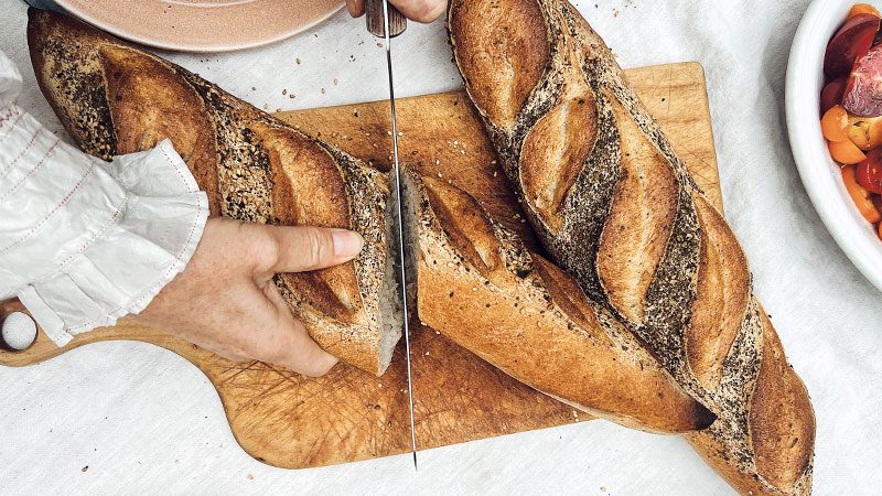 Cutting a baguette